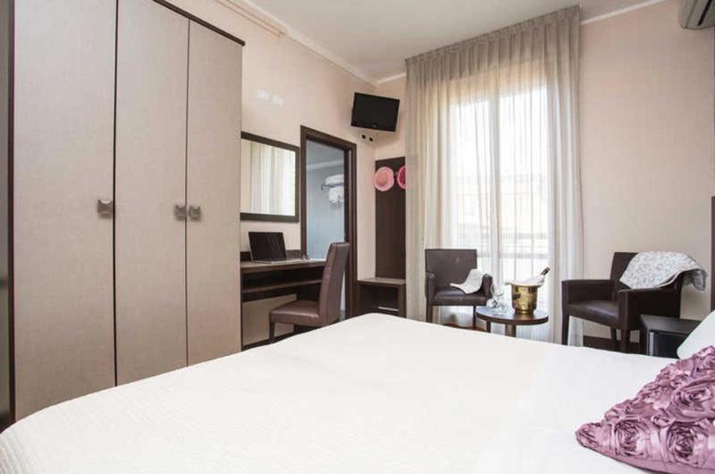 Hotel Lalla Beauty & Relax เชเซนาติโก ภายนอก รูปภาพ