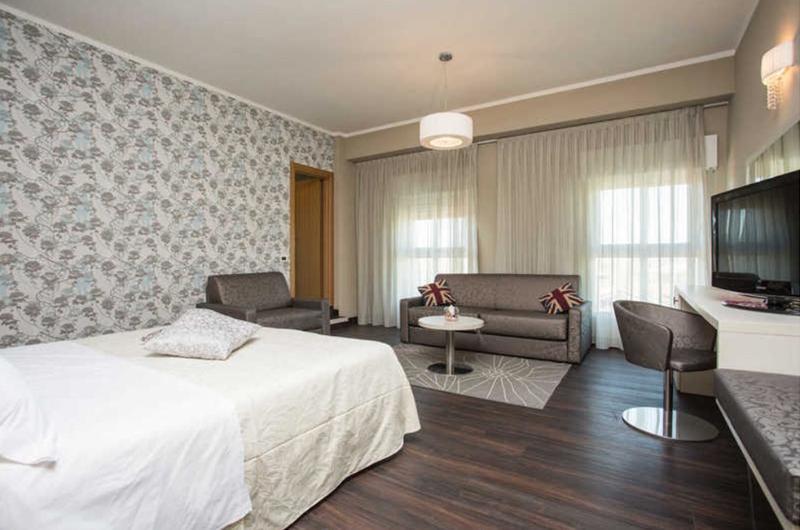 Hotel Lalla Beauty & Relax เชเซนาติโก ภายนอก รูปภาพ